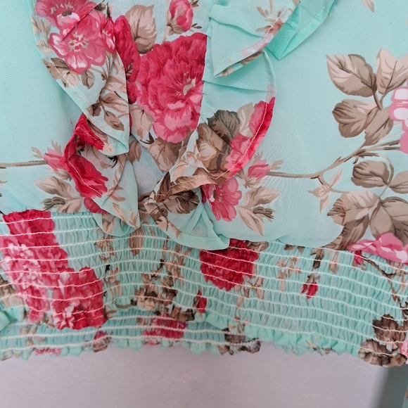 Lightweight Georgette Stylish Floral Crop Top / Blouse - Picture 5 of 9